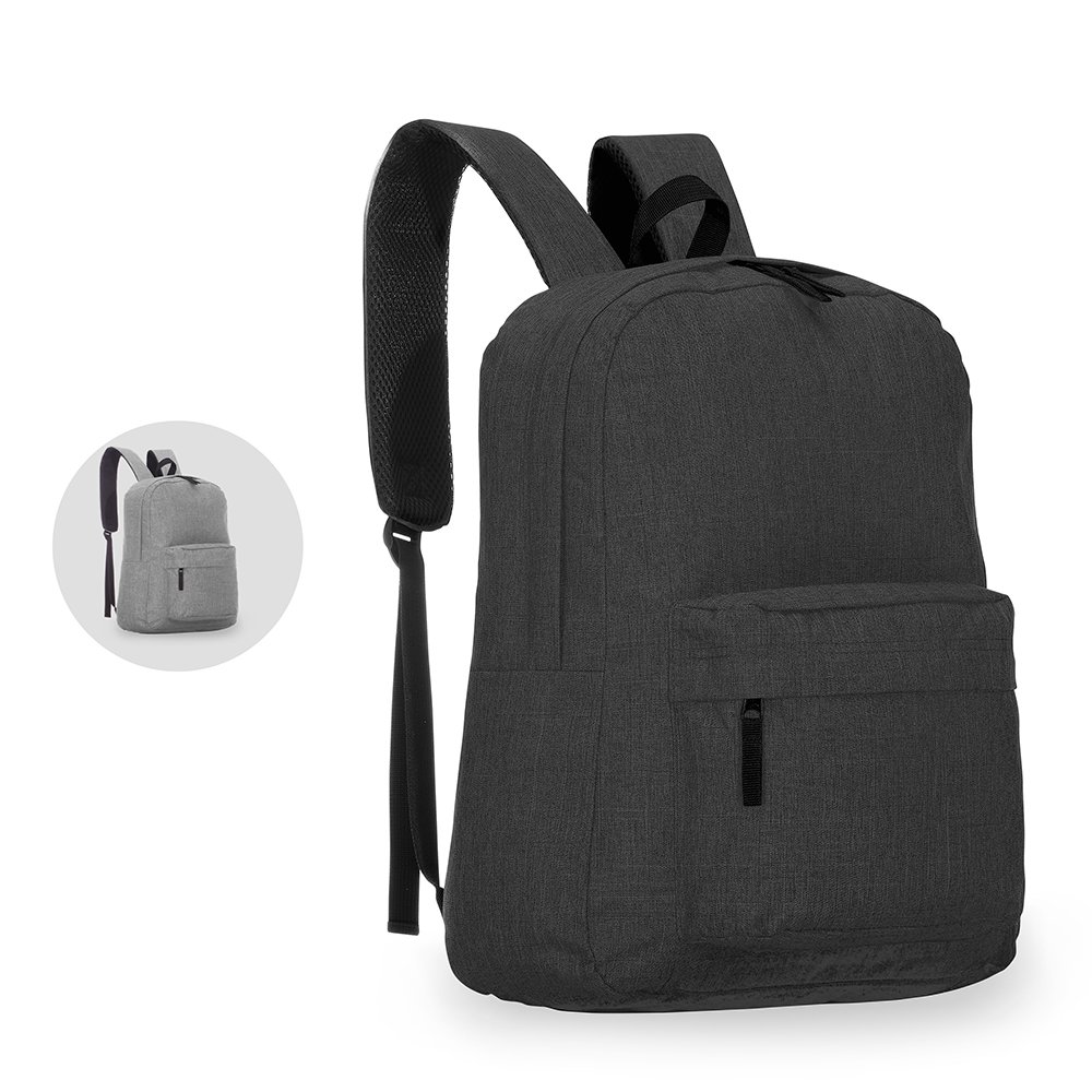 Mochila em tecido poliéster.